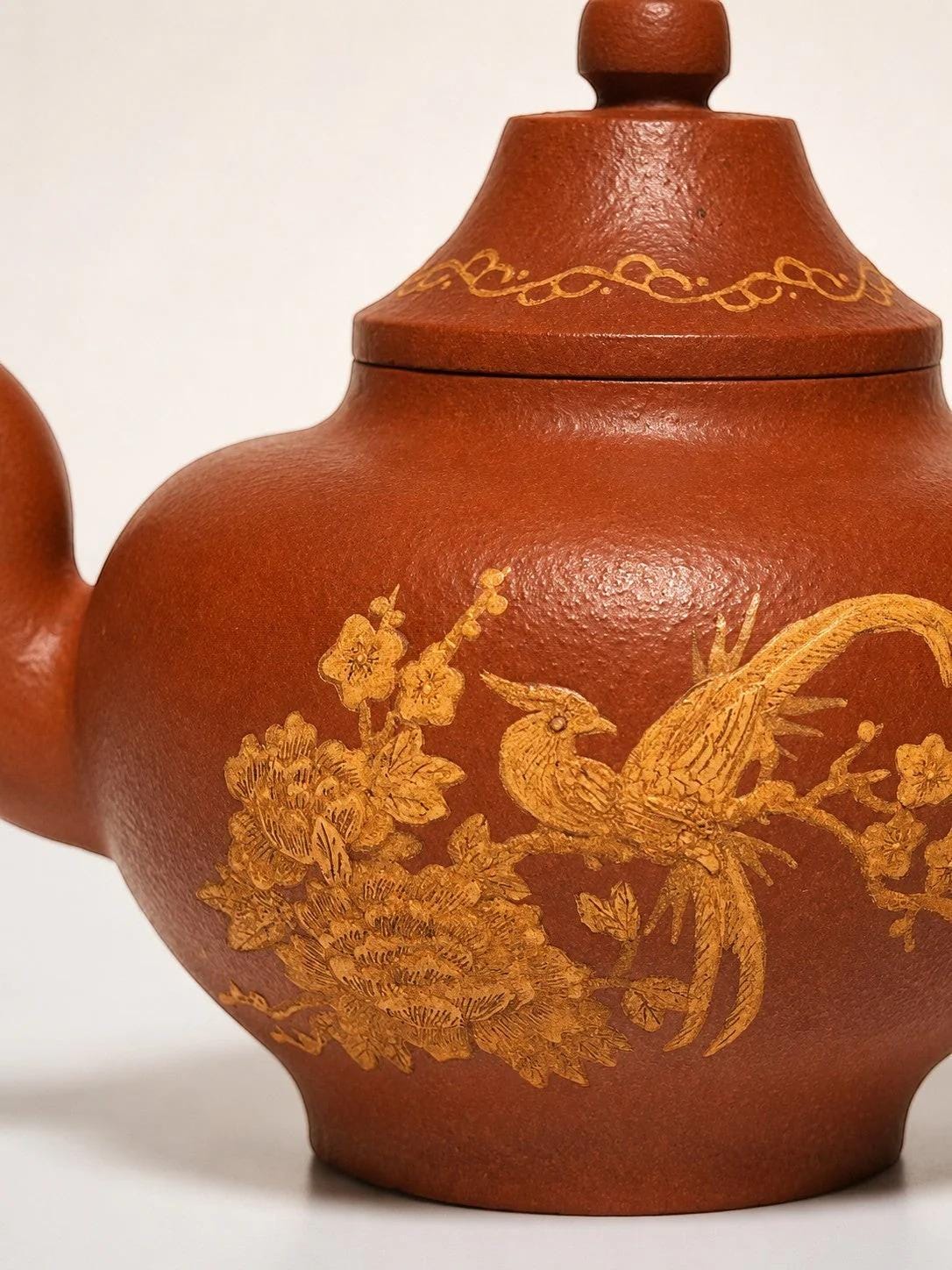 C&C Atelier 凤凰牡丹纹紫砂茶壶，红色，凤凰牡丹图案，手工制作，古朴典雅。