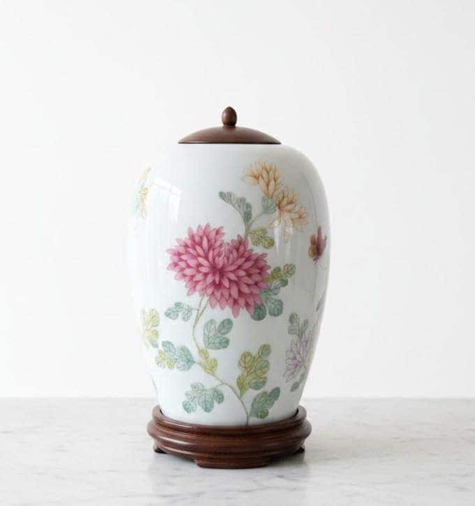 Elegant Vintage Floral Porcelain Ginger Jar - Hand-Painted Lidded Decorative Vase