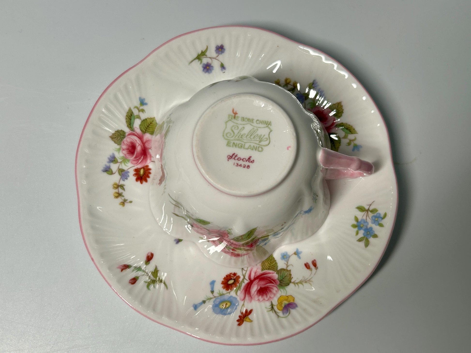 Shelley Rose & Red Daisy Fine Bone China Teacup and Saucer Set | England Pink Floral Tea Cup | Vintage English Cottagecore Tea Set