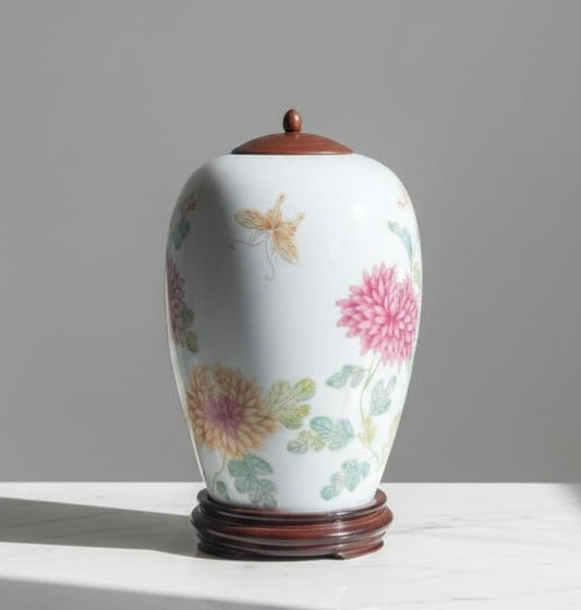 Elegant Vintage Floral Porcelain Ginger Jar – Hand-Painted Lidded Decorative Vase